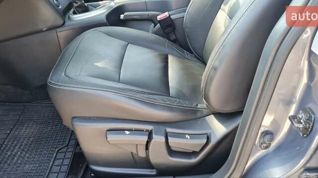 Сірий Ніссан Кашкай 2, об'ємом двигуна 2 л та пробігом 175 тис. км за 10600 $, фото 14 на Automoto.ua