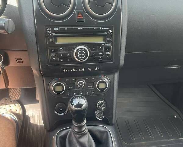 Серый Ниссан Кашкай 2, объемом двигателя 1.46 л и пробегом 207 тыс. км за 8800 $, фото 30 на Automoto.ua