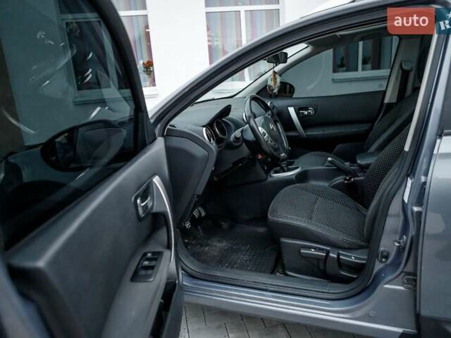 Сірий Ніссан Кашкай 2, об'ємом двигуна 1.46 л та пробігом 320 тис. км за 8600 $, фото 16 на Automoto.ua