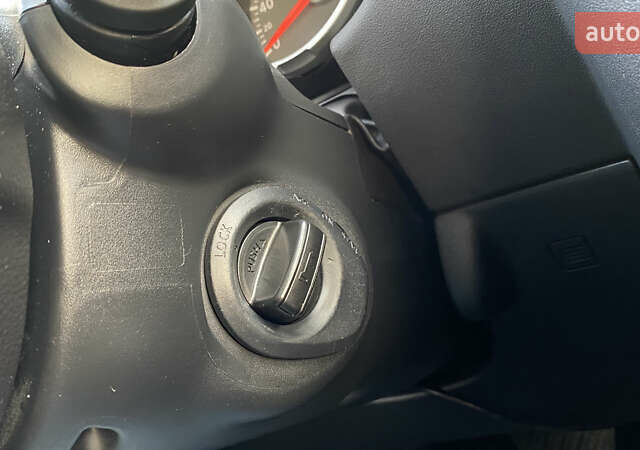 Серый Ниссан Кашкай 2, объемом двигателя 2 л и пробегом 241 тыс. км за 9999 $, фото 46 на Automoto.ua