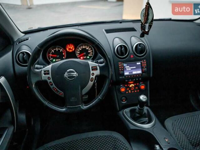 Сірий Ніссан Кашкай 2, об'ємом двигуна 1.46 л та пробігом 320 тис. км за 8600 $, фото 34 на Automoto.ua