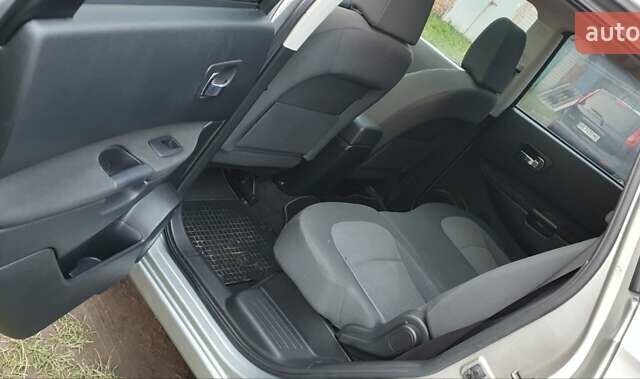 Серый Ниссан Кашкай 2, объемом двигателя 1.46 л и пробегом 193 тыс. км за 8800 $, фото 26 на Automoto.ua