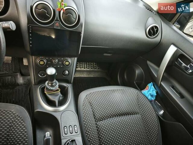 Серый Ниссан Кашкай 2, объемом двигателя 2 л и пробегом 212 тыс. км за 10000 $, фото 24 на Automoto.ua