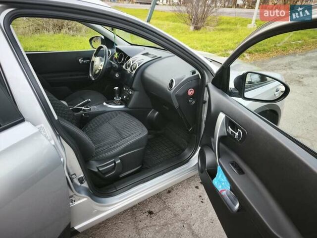 Серый Ниссан Кашкай 2, объемом двигателя 2 л и пробегом 212 тыс. км за 10000 $, фото 22 на Automoto.ua