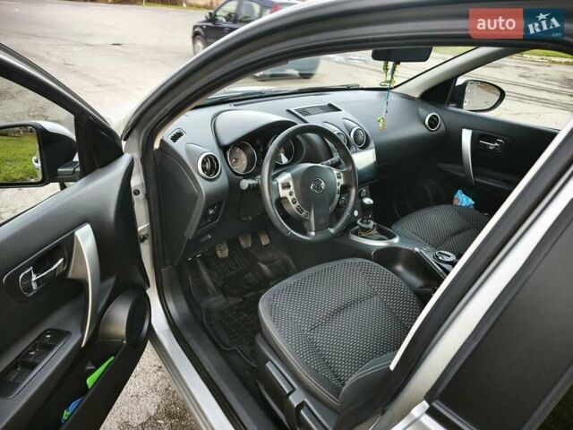 Серый Ниссан Кашкай 2, объемом двигателя 2 л и пробегом 212 тыс. км за 10000 $, фото 32 на Automoto.ua