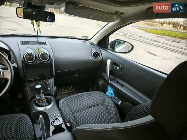 Серый Ниссан Кашкай 2, объемом двигателя 2 л и пробегом 212 тыс. км за 10000 $, фото 31 на Automoto.ua