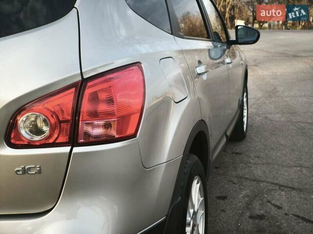 Серый Ниссан Кашкай 2, объемом двигателя 2 л и пробегом 212 тыс. км за 10000 $, фото 17 на Automoto.ua