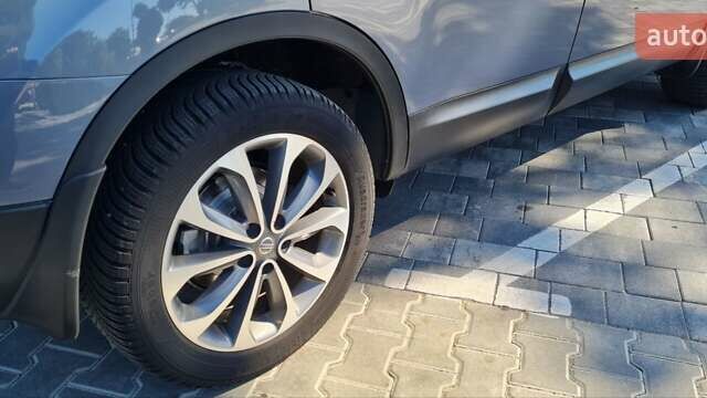 Сірий Ніссан Кашкай 2, об'ємом двигуна 2 л та пробігом 175 тис. км за 10600 $, фото 24 на Automoto.ua