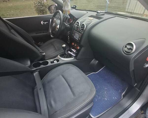 Серый Ниссан Кашкай 2, объемом двигателя 1.6 л и пробегом 257 тыс. км за 10400 $, фото 11 на Automoto.ua