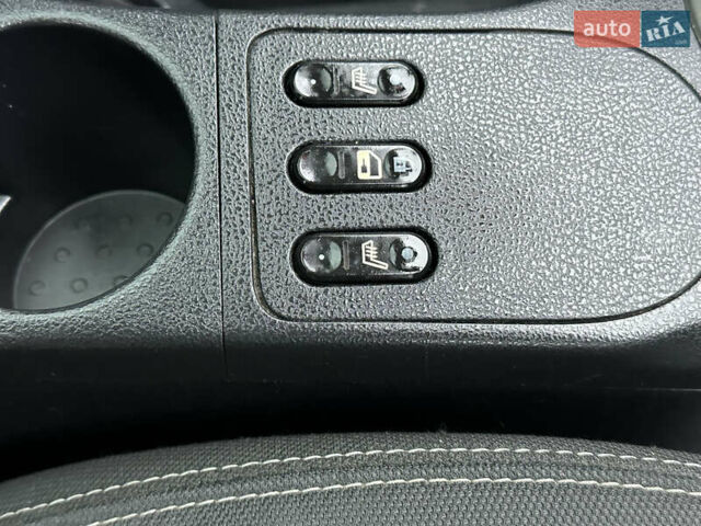 Серый Ниссан Кашкай 2, объемом двигателя 1.6 л и пробегом 107 тыс. км за 8950 $, фото 20 на Automoto.ua