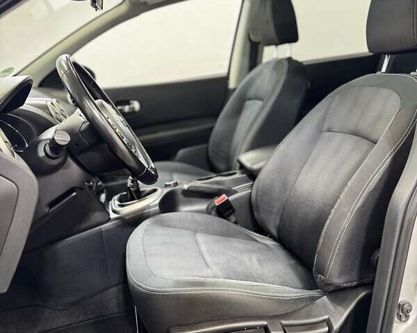 Сірий Ніссан Кашкай 2, об'ємом двигуна 2 л та пробігом 84 тис. км за 12500 $, фото 93 на Automoto.ua