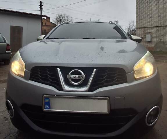 Серый Ниссан Кашкай 2, объемом двигателя 1.6 л и пробегом 257 тыс. км за 10400 $, фото 31 на Automoto.ua