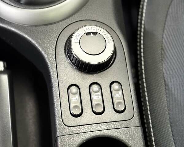 Сірий Ніссан Кашкай 2, об'ємом двигуна 2 л та пробігом 84 тис. км за 12500 $, фото 104 на Automoto.ua