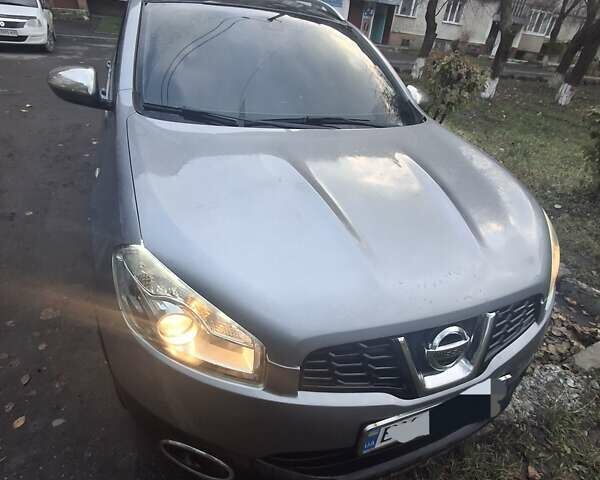 Серый Ниссан Кашкай 2, объемом двигателя 1.6 л и пробегом 257 тыс. км за 10400 $, фото 12 на Automoto.ua