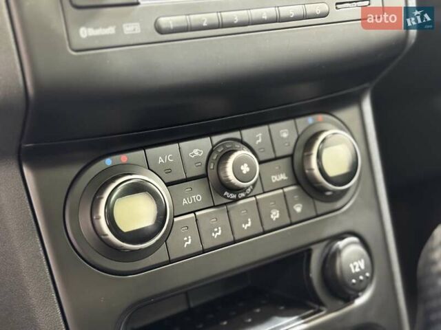 Сірий Ніссан Кашкай 2, об'ємом двигуна 2 л та пробігом 84 тис. км за 12500 $, фото 103 на Automoto.ua