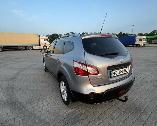 Серый Ниссан Кашкай 2, объемом двигателя 2 л и пробегом 317 тыс. км за 10700 $, фото 7 на Automoto.ua