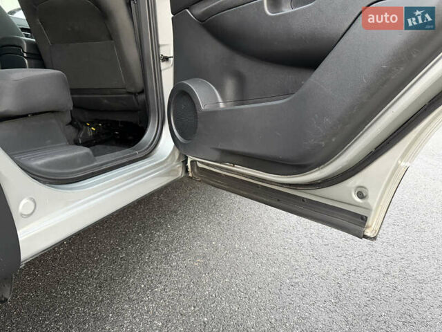 Сірий Ніссан Кашкай 2, об'ємом двигуна 1.6 л та пробігом 205 тис. км за 9777 $, фото 78 на Automoto.ua