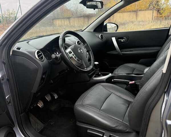 Сірий Ніссан Кашкай 2, об'ємом двигуна 1.5 л та пробігом 200 тис. км за 12100 $, фото 25 на Automoto.ua