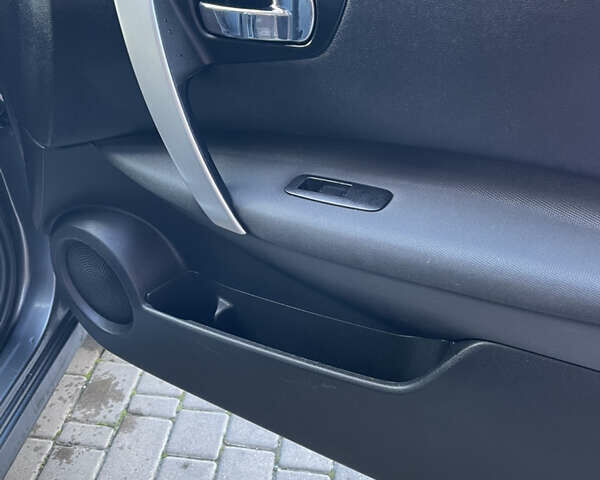 Серый Ниссан Кашкай 2, объемом двигателя 2 л и пробегом 188 тыс. км за 10999 $, фото 34 на Automoto.ua