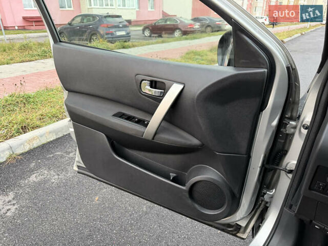 Сірий Ніссан Кашкай 2, об'ємом двигуна 1.6 л та пробігом 205 тис. км за 9777 $, фото 55 на Automoto.ua