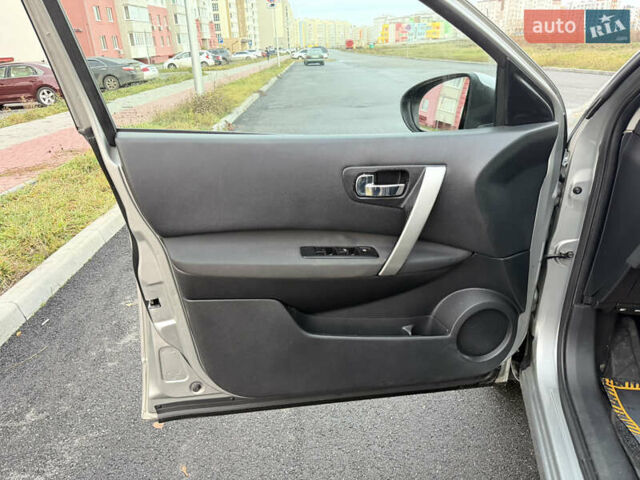 Сірий Ніссан Кашкай 2, об'ємом двигуна 1.6 л та пробігом 205 тис. км за 9777 $, фото 45 на Automoto.ua