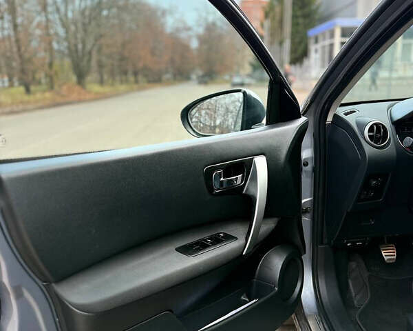 Сірий Ніссан Кашкай 2, об'ємом двигуна 1.6 л та пробігом 165 тис. км за 10300 $, фото 15 на Automoto.ua