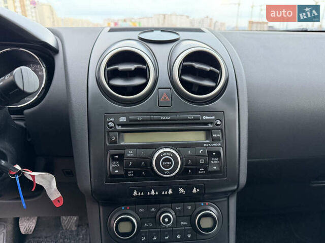 Сірий Ніссан Кашкай 2, об'ємом двигуна 1.6 л та пробігом 205 тис. км за 9777 $, фото 52 на Automoto.ua