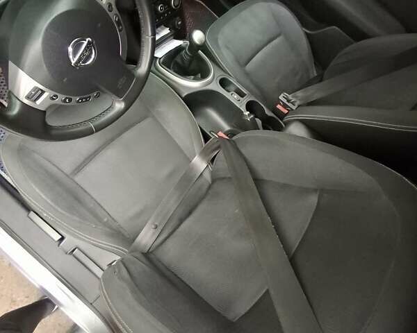 Серый Ниссан Кашкай 2, объемом двигателя 1.6 л и пробегом 257 тыс. км за 10400 $, фото 33 на Automoto.ua