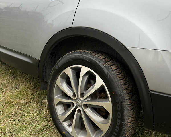 Сірий Ніссан Кашкай 2, об'ємом двигуна 1.5 л та пробігом 200 тис. км за 12100 $, фото 8 на Automoto.ua