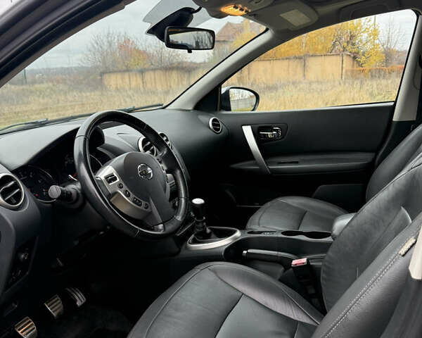 Сірий Ніссан Кашкай 2, об'ємом двигуна 1.5 л та пробігом 200 тис. км за 12100 $, фото 13 на Automoto.ua