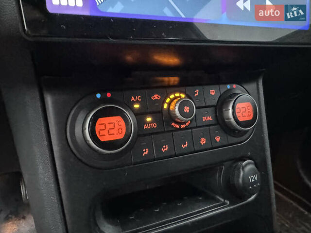 Сірий Ніссан Кашкай 2, об'ємом двигуна 2 л та пробігом 236 тис. км за 9350 $, фото 23 на Automoto.ua