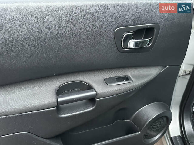 Серый Ниссан Кашкай 2, объемом двигателя 1.6 л и пробегом 107 тыс. км за 8950 $, фото 60 на Automoto.ua