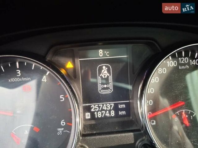 Серый Ниссан Кашкай 2, объемом двигателя 1.6 л и пробегом 257 тыс. км за 10400 $, фото 2 на Automoto.ua