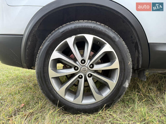 Сірий Ніссан Кашкай 2, об'ємом двигуна 1.5 л та пробігом 200 тис. км за 12100 $, фото 40 на Automoto.ua