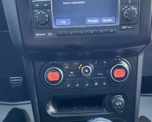 Серый Ниссан Кашкай 2, объемом двигателя 2 л и пробегом 188 тыс. км за 10999 $, фото 45 на Automoto.ua