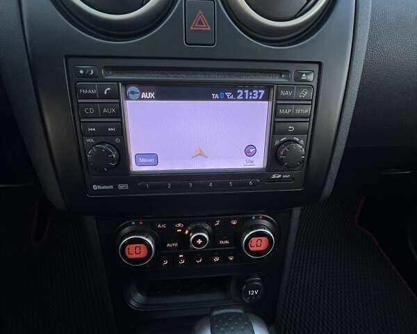 Серый Ниссан Кашкай 2, объемом двигателя 2 л и пробегом 317 тыс. км за 10700 $, фото 10 на Automoto.ua