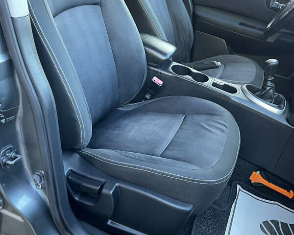 Серый Ниссан Кашкай 2, объемом двигателя 2 л и пробегом 188 тыс. км за 10999 $, фото 37 на Automoto.ua