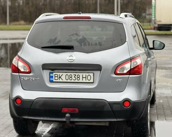 Сірий Ніссан Кашкай 2, об'ємом двигуна 2 л та пробігом 311 тис. км за 11000 $, фото 5 на Automoto.ua