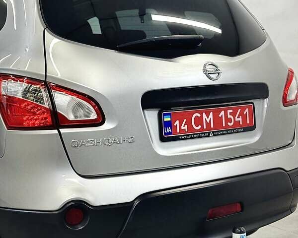 Сірий Ніссан Кашкай 2, об'ємом двигуна 2 л та пробігом 84 тис. км за 12500 $, фото 30 на Automoto.ua