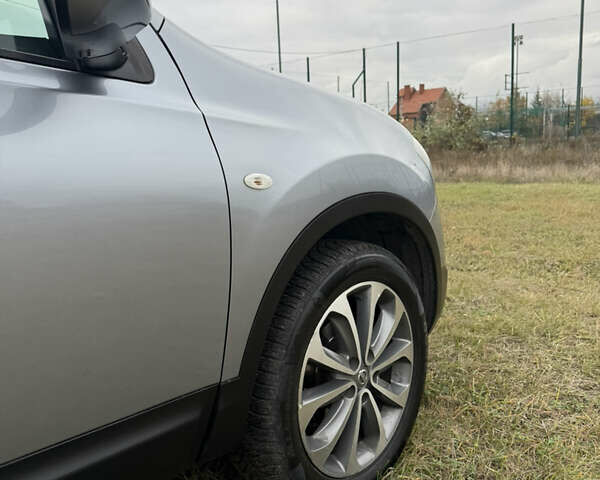 Сірий Ніссан Кашкай 2, об'ємом двигуна 1.5 л та пробігом 200 тис. км за 12100 $, фото 6 на Automoto.ua