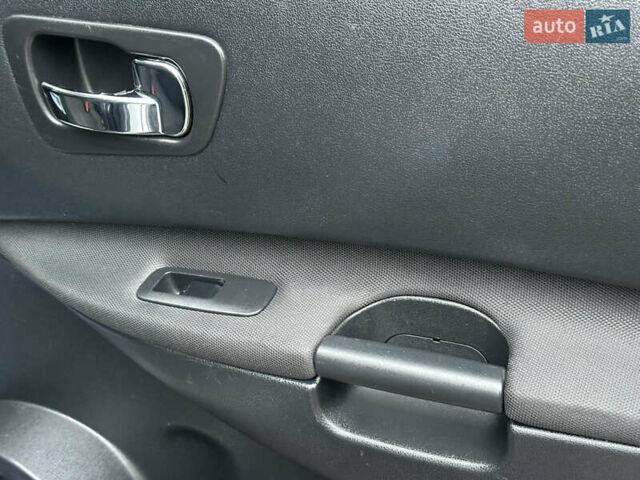 Серый Ниссан Кашкай 2, объемом двигателя 1.6 л и пробегом 107 тыс. км за 8950 $, фото 54 на Automoto.ua