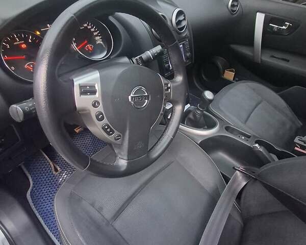 Серый Ниссан Кашкай 2, объемом двигателя 1.6 л и пробегом 257 тыс. км за 10400 $, фото 8 на Automoto.ua