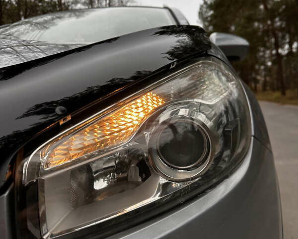 Серый Ниссан Кашкай 2, объемом двигателя 1.5 л и пробегом 197 тыс. км за 10700 $, фото 12 на Automoto.ua