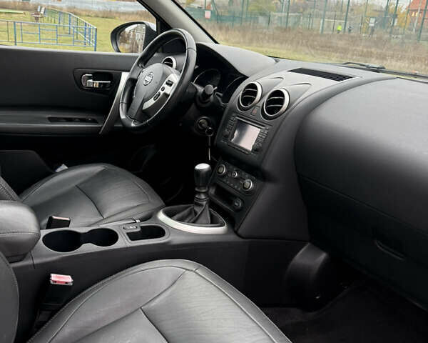 Сірий Ніссан Кашкай 2, об'ємом двигуна 1.5 л та пробігом 200 тис. км за 12100 $, фото 21 на Automoto.ua