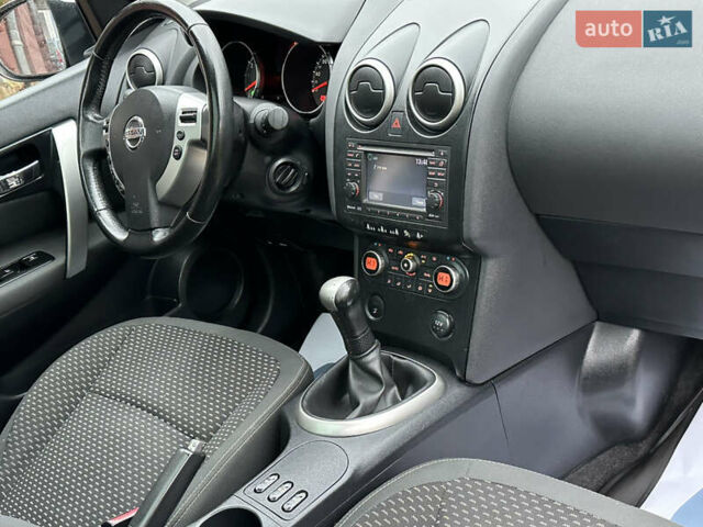 Серый Ниссан Кашкай 2, объемом двигателя 1.6 л и пробегом 107 тыс. км за 8950 $, фото 19 на Automoto.ua