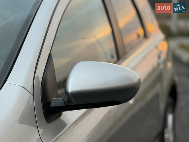 Сірий Ніссан Кашкай 2, об'ємом двигуна 1.6 л та пробігом 205 тис. км за 9777 $, фото 7 на Automoto.ua