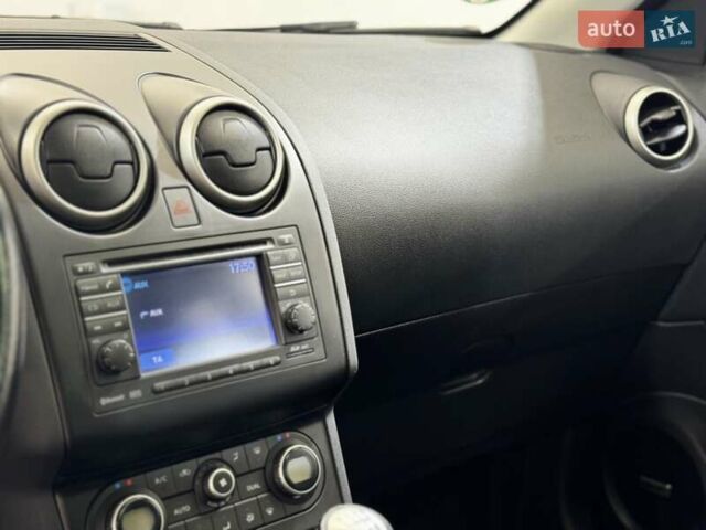 Сірий Ніссан Кашкай 2, об'ємом двигуна 2 л та пробігом 84 тис. км за 12500 $, фото 101 на Automoto.ua