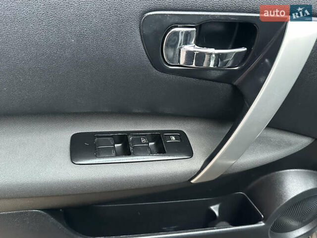 Серый Ниссан Кашкай 2, объемом двигателя 1.6 л и пробегом 107 тыс. км за 8950 $, фото 59 на Automoto.ua