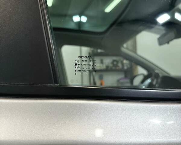 Сірий Ніссан Кашкай 2, об'ємом двигуна 2 л та пробігом 84 тис. км за 12500 $, фото 48 на Automoto.ua