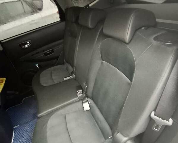 Серый Ниссан Кашкай 2, объемом двигателя 1.6 л и пробегом 257 тыс. км за 10400 $, фото 21 на Automoto.ua